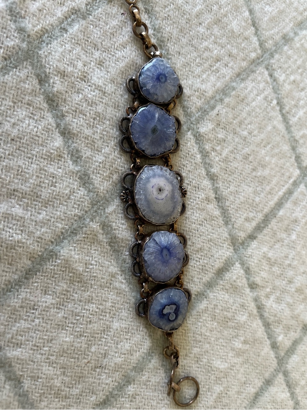 Vintage solar quartz bracelet with blue stalactite quartz slices. Unusual!